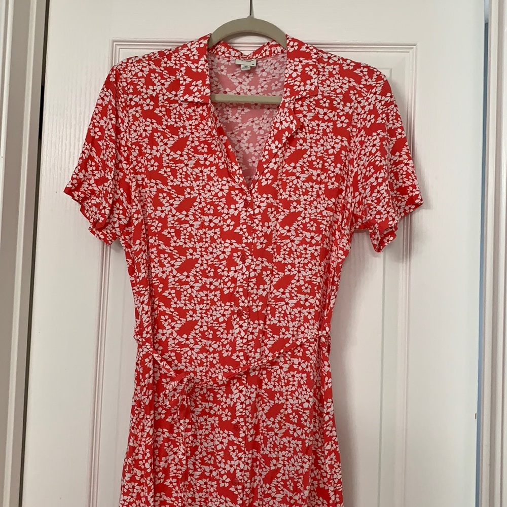 Cute button down pink floral dress with tie waist